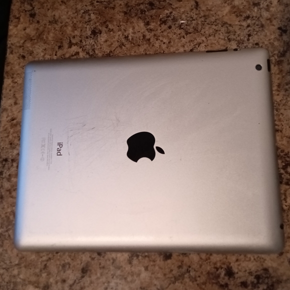 Ipad 2nd generation (locked) - Picture 2 of 4